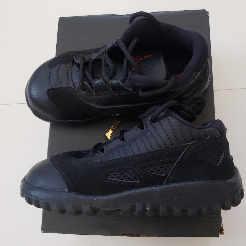 👟 Jordan 11 Retro Low Kids Sneaker Shoes